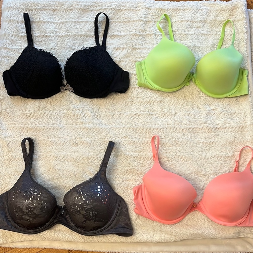 ✨BUNDLE ✨ 4 Victoria’s Secret Bras